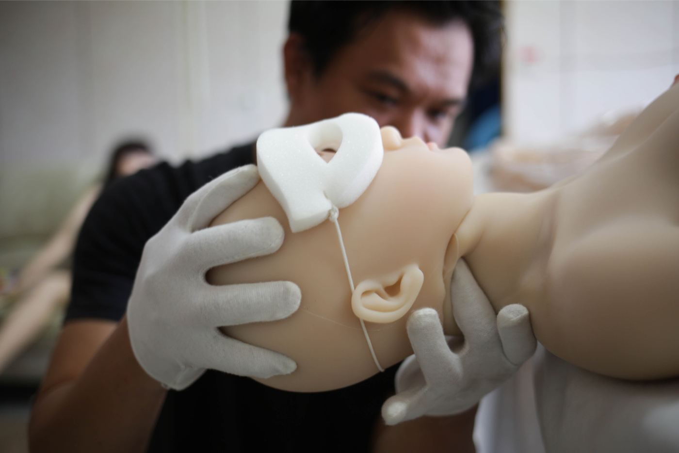 doll-eyemask